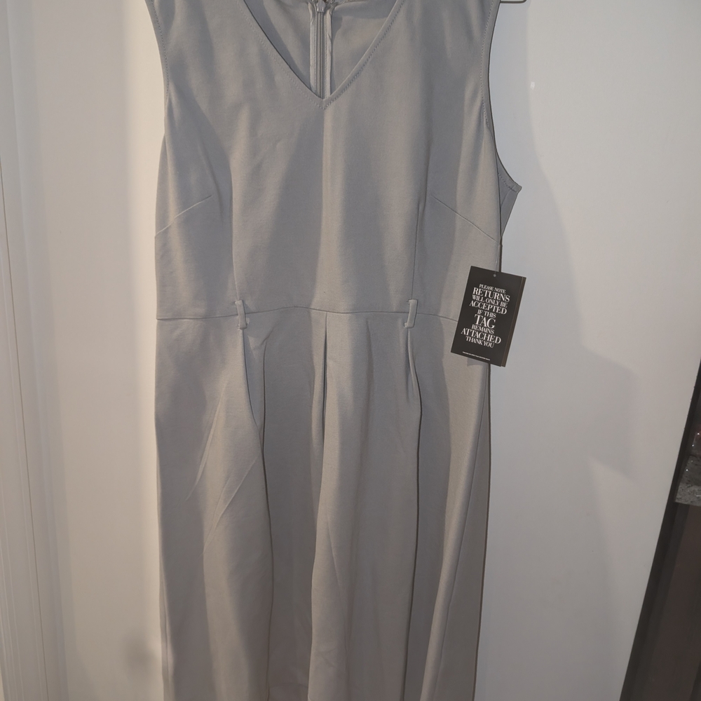 Elegant Gray Sleeveless Dress